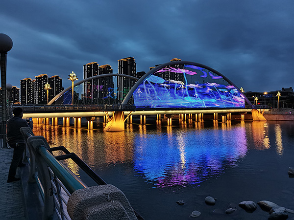 1742970194152440.jpg 和静河道亮化.jpg