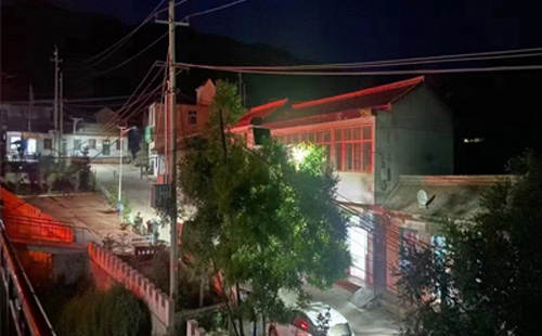 和静太阳能路灯在暴雪天气下的应对策略