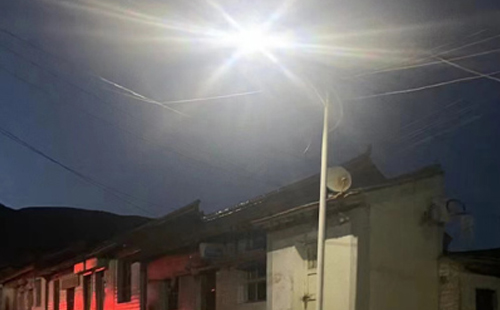 农村院子里最适合的和静太阳能路灯亮度与安装要点