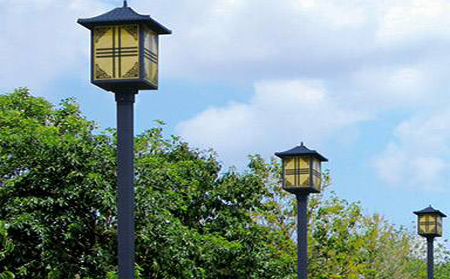 太阳能和静庭院灯怎么选亮度与续航更耐用 太阳能和静庭院灯怎么选亮度与续航更耐用